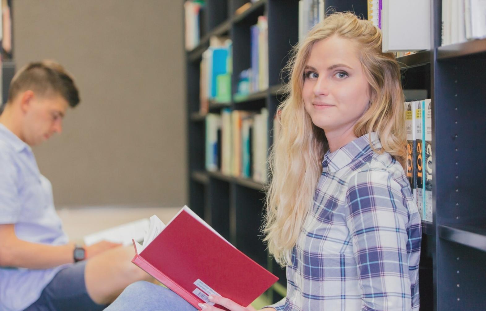 Выпускники программы обсуждают академические проекты